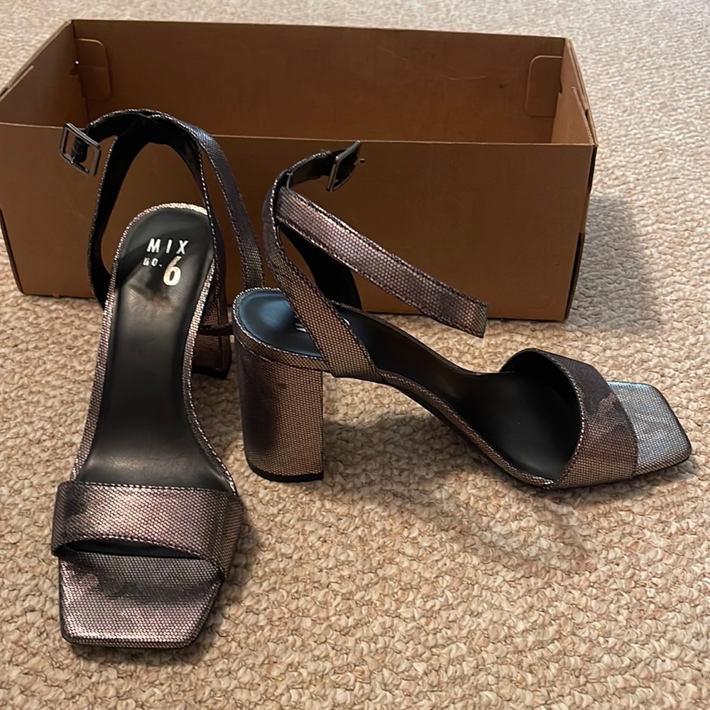BRAND NEW - Metallic/Camouflage Heels - Size 9